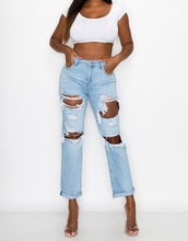 Load image into Gallery viewer, Distressed High Rise Boyfriend Jeans
