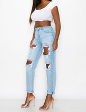 Load image into Gallery viewer, Distressed High Rise Boyfriend Jeans
