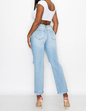 Load image into Gallery viewer, Distressed High Rise Boyfriend Jeans
