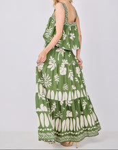 Load image into Gallery viewer, Relaxed Tropical Print Top and Maxi Skirt Set
