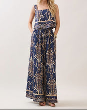 Load image into Gallery viewer, Flowy Crop Top and Wide Leg Pants Set

